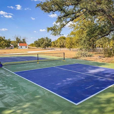 Container Home With Rooftop Views And Pickleball-Pecan Grove Bellmead エクステリア 写真