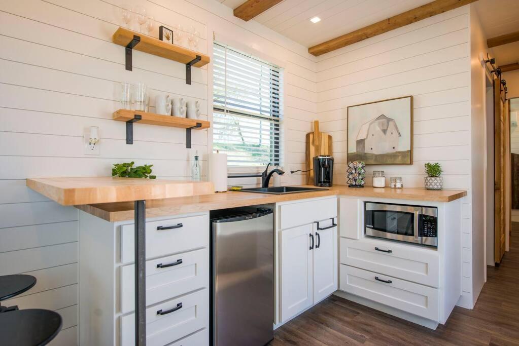 Container Home With Rooftop Views And Pickleball-Pecan Grove Bellmead エクステリア 写真