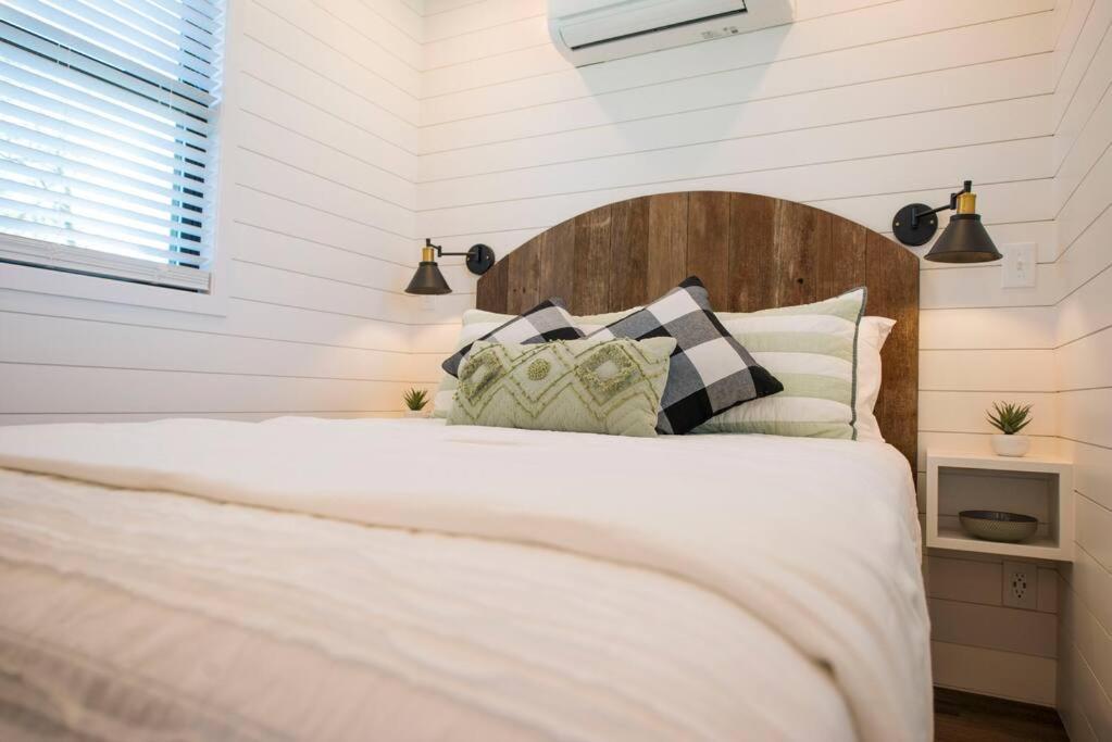 Container Home With Rooftop Views And Pickleball-Pecan Grove Bellmead エクステリア 写真