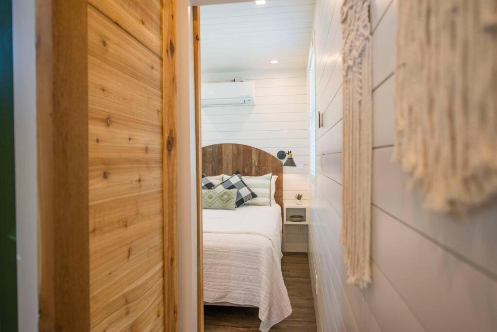Container Home With Rooftop Views And Pickleball-Pecan Grove Bellmead エクステリア 写真
