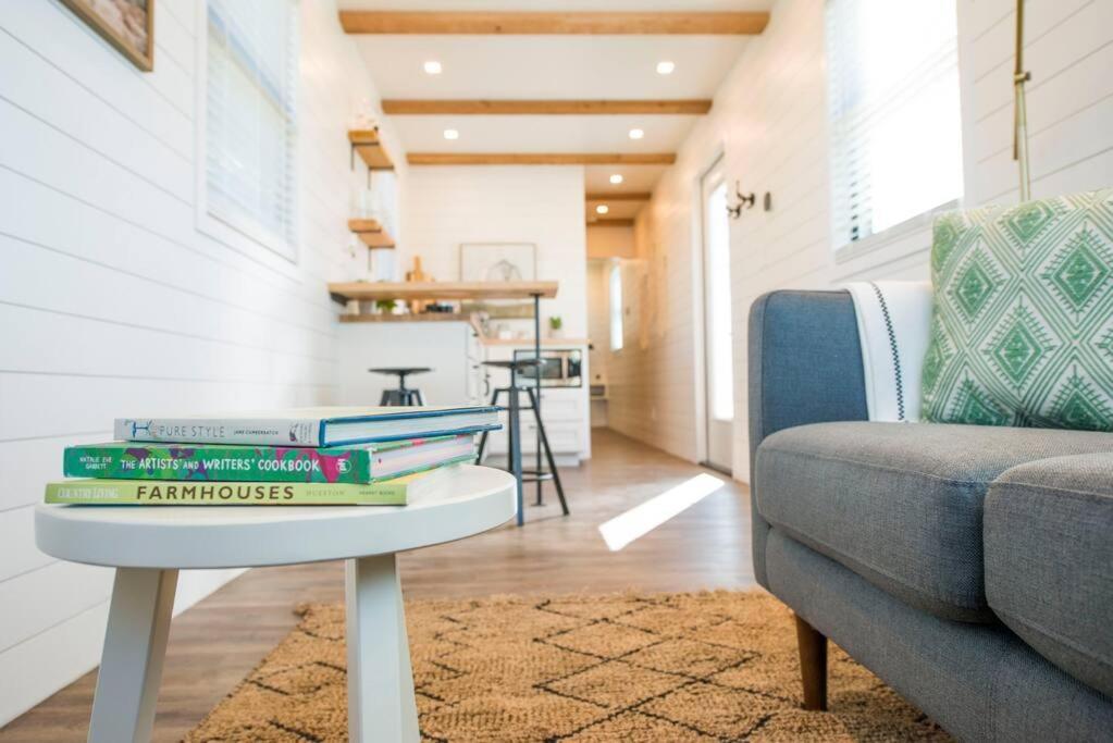 Container Home With Rooftop Views And Pickleball-Pecan Grove Bellmead エクステリア 写真