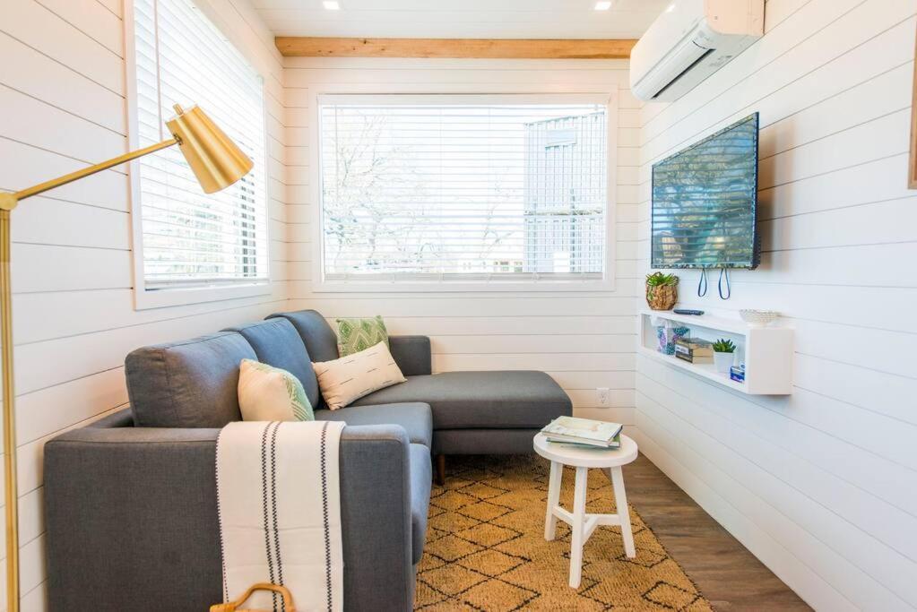 Container Home With Rooftop Views And Pickleball-Pecan Grove Bellmead エクステリア 写真